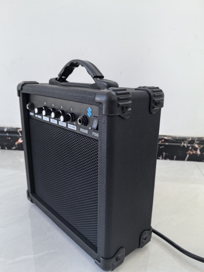 Комбоусилитель для электрогитары SAGE 15Вт-3